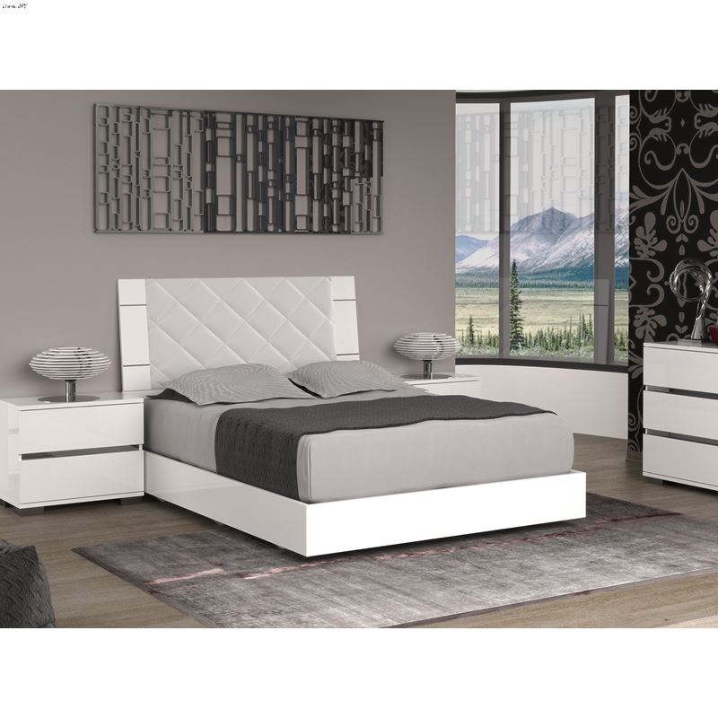 Diamanti Light Grey High Gloss White Bed by Casabianca Home